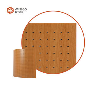 Panneau acoustique incurvé en bois pour hall, luminaire suspendu - Product Image 3