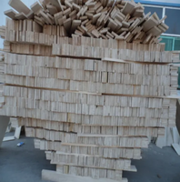 Vente en gros de bois de Paulownia dans le Shandong, Chine : planches de bois de Paulownia, lattes triangulaires à angle droit en bois de Paulownia