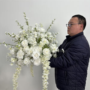 Centro de Mesa de Bolas de Flores de Seda Realistas de Lujo Personalizado para Decoración de Bodas y San Valentín, Personalizable - Product Image 3