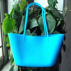 Sac à main d'été multi-usages pour femme, imperméable, en silicone de haute qualité, sac de plage, sac à bandoulière, couleur bonbon - Product Image 2