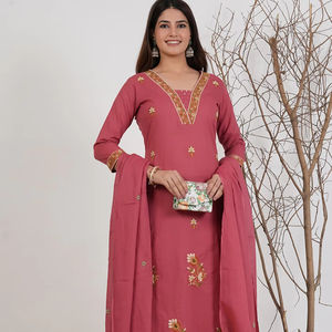 Conjunto de kurta: Compre al por mayor vestidos de mujer en línea, ropa casual de verano, moda india y pakistaní, elegante conjunto de top y pantalón. - Product Image 1