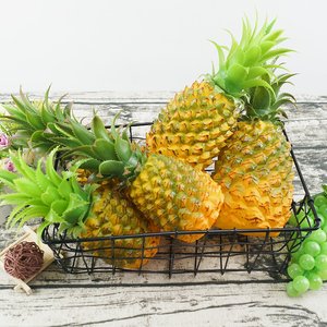 Piña Artificial Decorativa Grande de Plástico, Accesorio para Fotos, para Sala de Estar, para Festividades Navideñas - Product Image 3