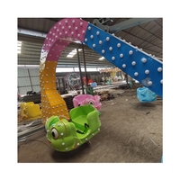 Chaise balançoire électronique rotative en forme de vaisseau spatial pour parcs d'attractions commerciaux, grands équipements de jeux d'extérieur et d'intérieur