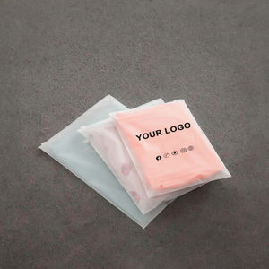 Bolsa de Plástico PE con Cierre Deslizante, Negra Mate, Impresa con Grabado Personalizado, de Alta Calidad, para Zapatos, Calcetines, Ropa y Ropa Interior, Venta al Por Mayor - Product Image 1