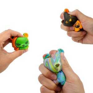 Juguete de Oso de Peluche PU Estilo Graffiti, Juguete Antiestrés para Apretar, Caja Sorpresa Coleccionable |   Venta al por mayor OEM MOQ 6000 - Product Image 3