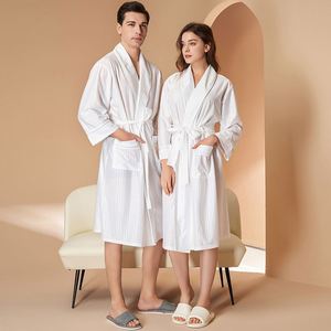 SFY-YH5028 Camisón de satén transpirable de alta calidad para mujer, cuello en V, largo hasta la rodilla, talla grande, para primavera/verano, bata de baño para parejas - Product Image 1