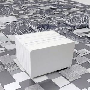 Tarjetas de Identificación Blancas con Impresión UV y RFID 125kHz para Hoteles, Membresías y Comunicación, Precio de Fábrica, Gran Venta - Product Image 2