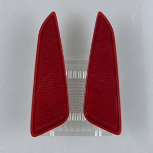 Réflecteur de pare-chocs arrière C-HR 81920-10030 F4010 81910-10030 Forme ménisque Auto-adhésif Matériau PC Lentille LED - Product Image 1