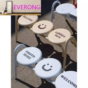 Ensemble de table et de chaises rondes en fer durable personnalisable avec un banc long à visage souriant pour terrasse, salon de thé à bulles, café - Product Image 3