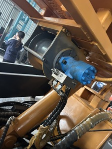 트럭 장착 시추공 드릴 머신 유압 로타리 오일 드릴링 장비 물 우물 드릴링 장비 - Product Image 4