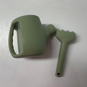 Annaffiatoio in Silicone con Set di rastrelli, perfetto per i più <span class=keywords><strong>piccoli</strong></span> che giocano in <span class=keywords><strong>giardino</strong></span> o in spiaggia - Product Image 5