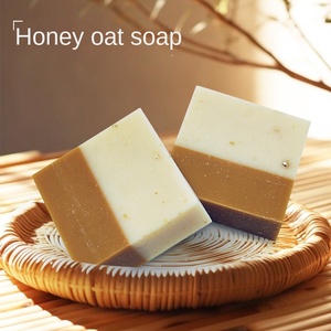 Savon artisanal à la rose, au miel et à l'avoine, procédé à froid - Savon hydratant, nettoyant, pour le bain et l'aromathérapie - Product Image 4