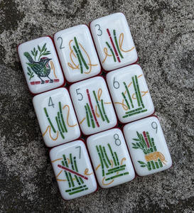 Mahjong de luxe sculpté en acrylique à 7 couches, durable et écologique, avec motif personnalisé Walk with Me, 160 tuiles de Mahjong américain - Product Image 4