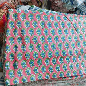 ผ้าแคนวาสทวิลล์พิมพ์ลายด้วยมือ 100% ผ้าฝ้าย - ผ้าทอสำหรับใช้ในบ้านที่เป็นมิตรกับสิ่งแวดล้อม ป้องกันแสง ระบายอากาศได้ดี เหมาะสำหรับทำผ้าคลุมและชุดพื้นเมืองอินเดีย - Product Image 1