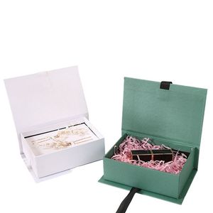 Caja de Regalo de Cartón con Forma de Libro Personalizada, Bolsa de Mano Popular de Marca Privada con Cinta y Forro de Esponja, Impresión con Recubrimiento UV - Product Image 1
