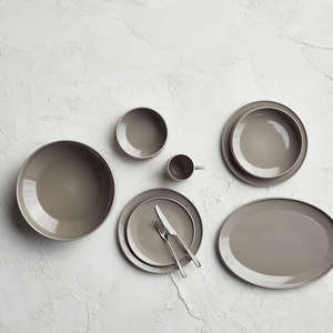 Vajilla de Porcelana Taupe Minimalista de Lujo, Apta para Lavavajillas y Microondas, Sostenible y Personalizable para Uso en el Hogar y Restaurantes - Product Image 2