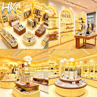 Meuble de Présentation Personnalisable Jaune pour Magasin : Vitrine Murale, Étagère Arquée, Comptoir Îlot pour Bijouterie et Boutique