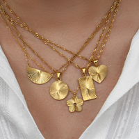 Ensemble collier et boucles d'oreilles en acier inoxydable plaqué or 18 carats, pendentif fleur mignon pour mariage ou fiançailles, chaîne à maillons, bijoux
