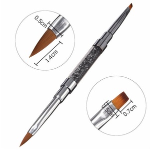 Pinceau à ongles double embout avec manche métallique, plat, pour gel, liner et sculpture, en fibre de nylon, avec virole sertie et capuchon - Product Image 3