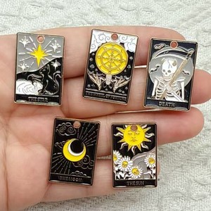 Charme de la mort, du soleil, de la lune et des étoiles pour la fabrication de bijoux, pendentif en émail pour collier, porte-clés, accessoires, fournitures de bricolage - Product Image 1