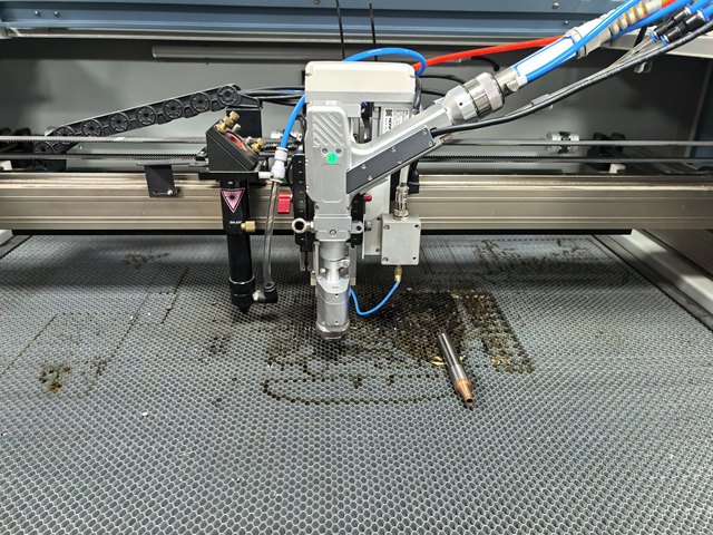 2026 9 in 1 Metal and Non Metal 1.5kw  Fiber  130w Co2 Laser Mix Integrated Laser Engraving Cutting Welding Cleaning Machine