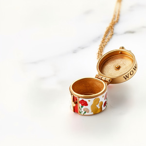 Nuevo Collar con Diseño de Caja de Regalo <span class=keywords><strong>para</strong></span> Mamá, Colgante de Cobre Chapado en Oro de 18K con Lazo Pintado, Joyería Significativa <span class=keywords><strong>para</strong></span> el Día de la Madre - Product Image 1