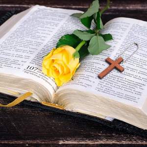 Gantungan kunci salib kayu kustom untuk orang Kristen hadiah SEMPURNA UNTUK penggunaan sehari-hari dan berkah Spiritual - Product Image 2