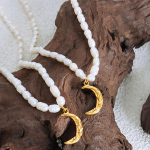 Collar de Perlas Naturales de Agua Dulce con Colgante de <span class=keywords><strong>Luna</strong></span>, Chapado en Oro de 18K, Cadena de Acero Inoxidable, Estilo Minimalista, Joyerí<span class=keywords><strong>a</strong></span> de Lujo con Encanto Romántico - Product Image 3