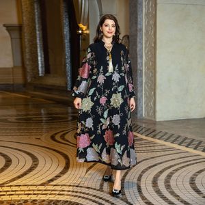 Set Kaftan Musulmano Multicolore con Paillettes Floreali 2025 per Donne Abbigliamento Islamico Tradizionale con Dettagli a Nappine - Product Image 1