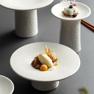 Luxury White Ceramic Dessert Plate Disposable Porcelain Tray Party Unique Artistic Concept Fruit Snack Serving Platter