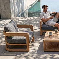 Muebles de Patio de Teca en Forma de C para Resort de Lujo, Sofá Seccional Profundo con Asientos Profundos, Cojín Resistente al Agua, Color Personalizado