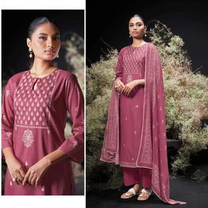 Traje de Salwar de lujo con estampado de algodón bordado exclusivo para mujer al por mayor adecuado para ropa de fiesta y ropa informal - Product Image 2