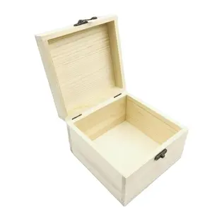 Caja de almacenamiento de madera de pino, reloj de joyería cuadrado con bisagras personalizadas, embalaje de regalo, venta al por mayor