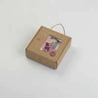 Coffret Cadeau de Naissance Personnalisé Adorable 7 Pièces en Coton Biologique : Couverture d'Emmaillotage en Mousseline, Bavoir et Jouet de Dentition Bébé, Couleur Unie 200TC