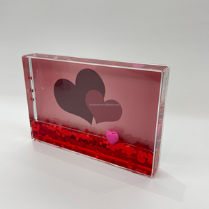 Cadre photo liquide promotionnel Saint-Valentin personnalisé avec flamants roses 3D flottants, effets cœur d'amour et paillettes – Cadeaux d'anniversaire - Product Image 4