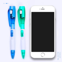 Stylo LED portable multifonction personnalisé avec logo sur mesure, idéal pour le micro-aiguilletage, en plastique
