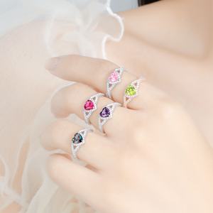 Hot Selling Sterling Silber Mode Herzförmiger Moissan ite Edge-Set Damen ring Hochwertiges einfaches Ring zubehör - Product Image 4