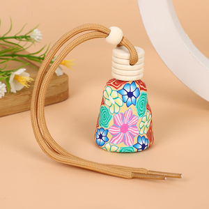Botella de perfume de coche recargable con cubierta de arcilla suave, flor mixta, difusor colgante personalizado para ambientador y decoración de coche - Product Image 2