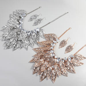 Boucles d'oreilles africaines de luxe Fine Mossan Diamond Silver Gold-Plated Hollow Leaf Drop Rhinestone Statement Necklace Set For Women - Product Image 2