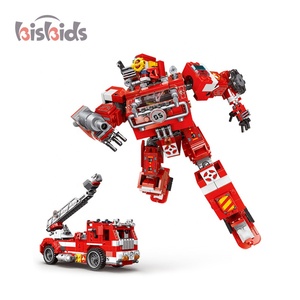 2 in 1 deformation fire truck toy robot building block with 670 pcs - Product Image 1