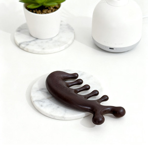 Peine de masaje para el cuero cabelludo en forma de delfín, de plástico, portátil, para terapia de acupresión en la cabeza - Product Image 3