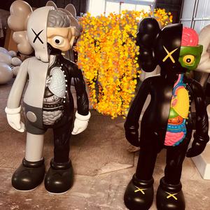 Statuetta Personaggio Personalizzata in Resina 3D a Grandezza Naturale, Bambola in Fibra di Vetro, Scultura 3D di Compagno Cartone Animato in Vendita - Product Image 4