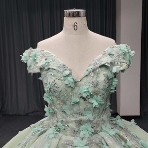 ANY227 Elegante Vestido de Noche Verde con Flores Florales y Hombros Descubiertos - Product Image 6