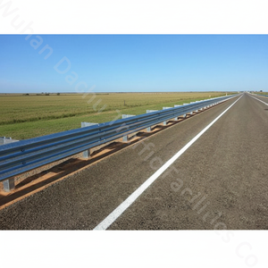 מחסום בטיחות כביש עם קרן מגולוון מעקה גלי מגן גלי ברזל - Product Image 1