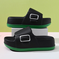 Sandales légères en EVA à bout ouvert pour femmes, antidérapantes, à plateforme, pour salle de bain et extérieur, idéales pour l'été, avec logo en relief