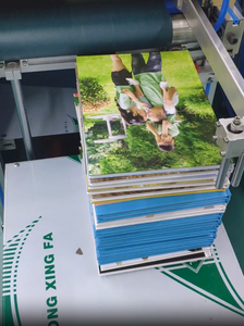 Machine de reliure de livres à couverture rigide semi-automatique avec unité de jointure par pression et empileur - Product Image 5