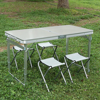 Vente en gros d'usine Mobilier d'extérieur personnalisé Table de pique-nique pliante, portable, pliable, en bois et aluminium pour la randonnée et le camping avec quatre chaises
