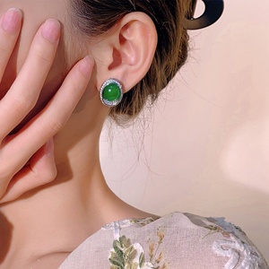 Boucles d'oreilles clous ovales en cuivre écologique avec zircon rouge taillé 10*12mm, bijoux raffinés pour femme, idéales pour le quotidien - Product Image 6