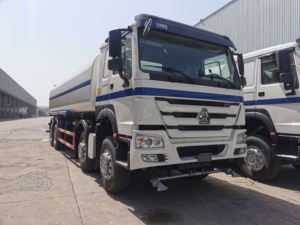 Camión <span class=keywords><strong>Cisterna</strong></span> de Agua SHACMAN 8X4 de 30000 <span class=keywords><strong>Litros</strong></span>, Camión <span class=keywords><strong>Cisterna</strong></span> de Combustible |   Usado o Nuevo a Bajo Precio - Product Image 4