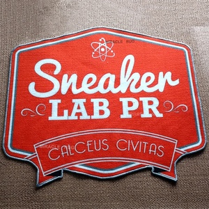 <span class=keywords><strong>Tapis</strong></span> rouge <span class=keywords><strong>antidérapant</strong></span> à motif uni imprimé en feutre pour l'intérieur et l'extérieur - Product Image 2